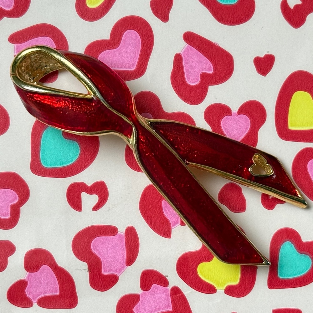 GIGI Brooch Ribbon Red Gold Heart Enamel Metal Awareness Collectible Vintage